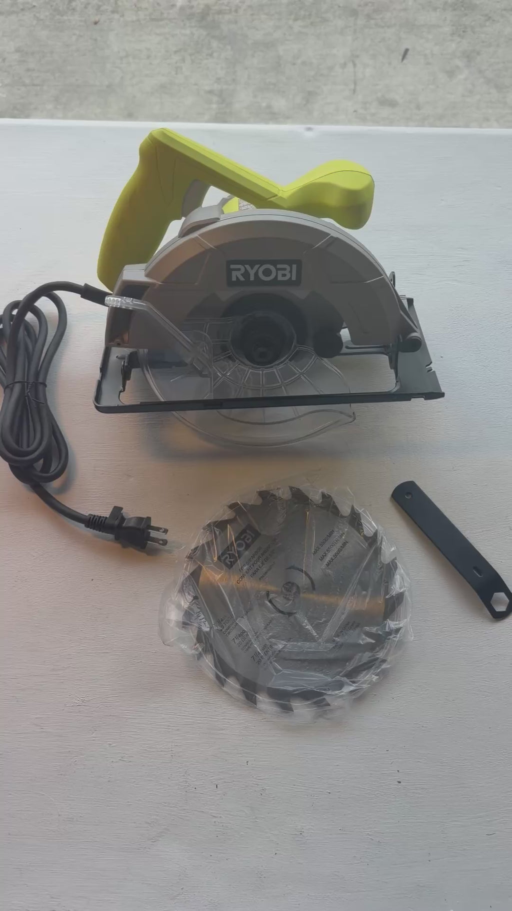 13 Amp Corded 7-1/4 in. Circular Saw